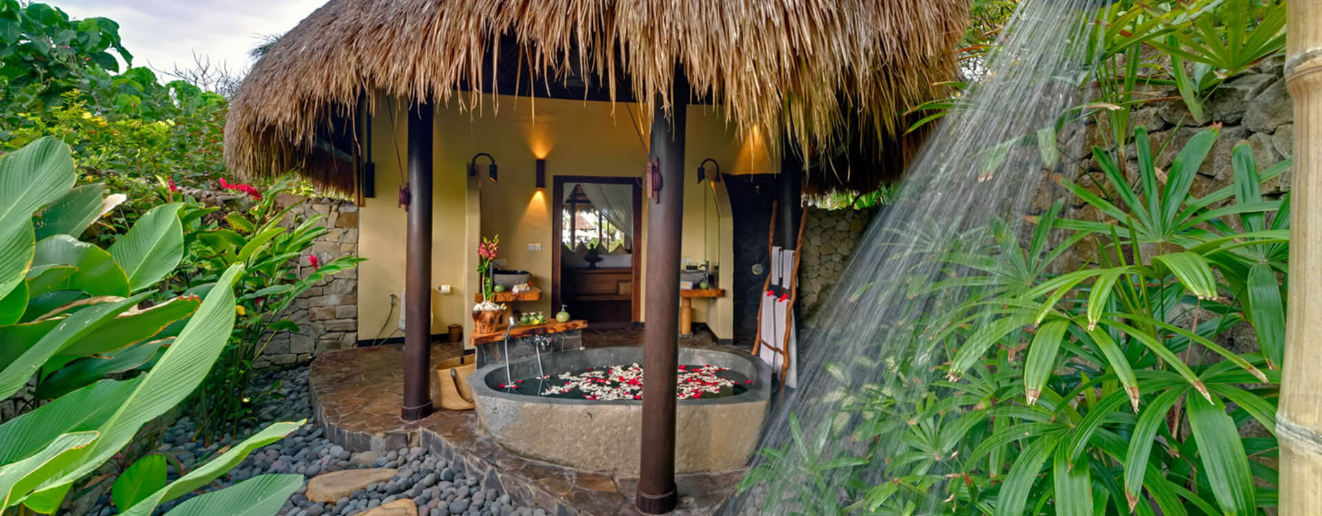 Taman Ahimsa - outdoor ensuite